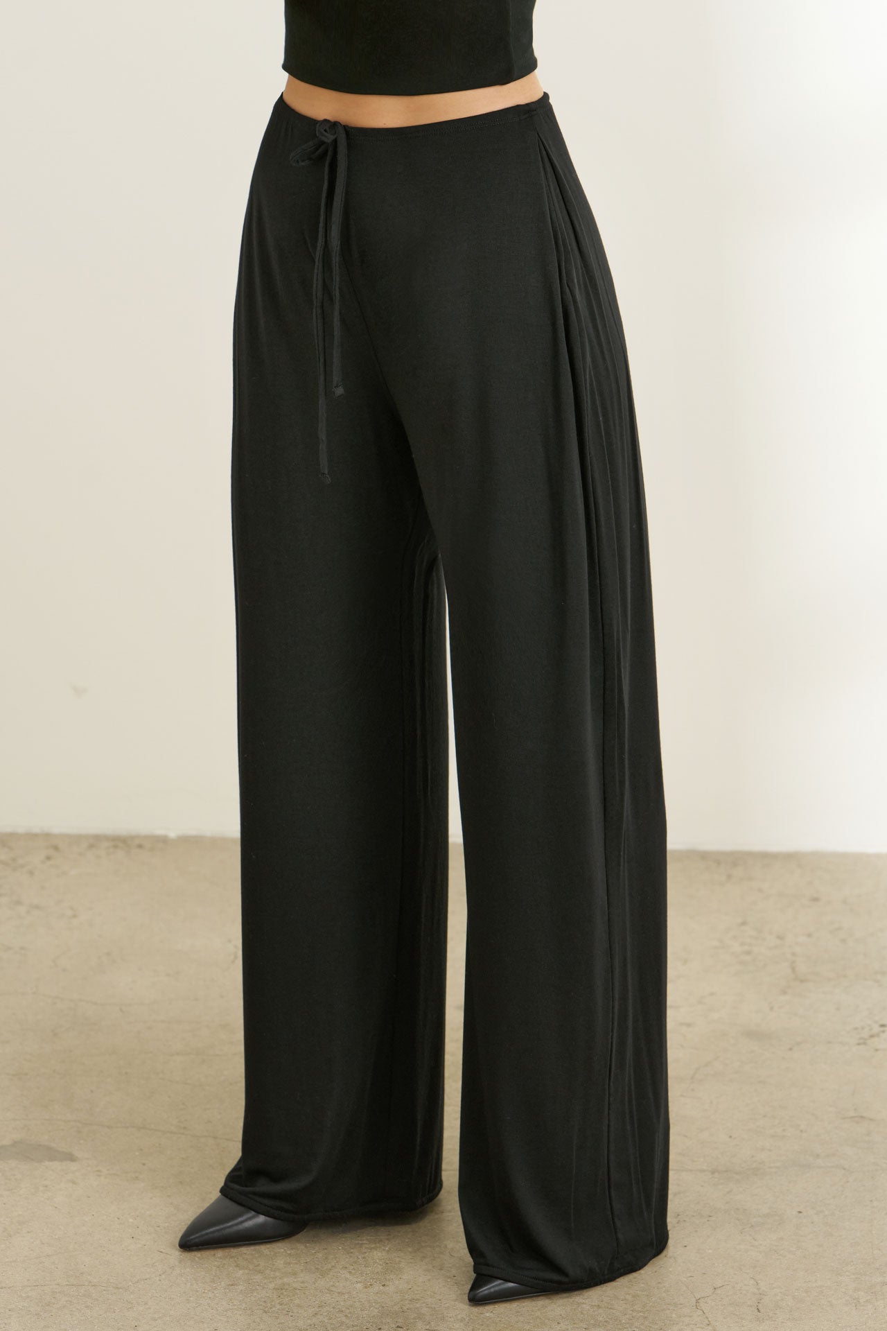 Essential Straight Leg Pant - Black – JOAH BROWN®