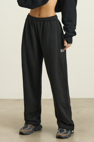 Oversized Straight Leg Jogger